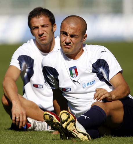 30582